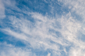 rozmazane chmury na niebie - obrazy, fototapety, plakaty