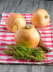 onions on a kitchen towel