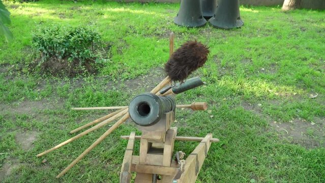 Light cannon arquebus archers on the grass