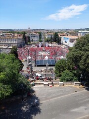 Piazza del Popolo con manifestazione
