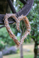 Decoration heart of straw