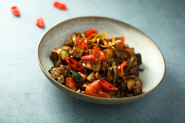 Stir fry noodles with vegetables