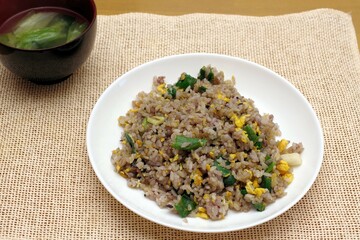 雑穀米のチャーハン