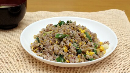 雑穀米のチャーハン