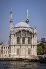 Fototapeta na wymiar Ortaköy Mosque/ Büyük Mecidiye Camii, on the Bosphorus Strait, Istanbul, Turkey