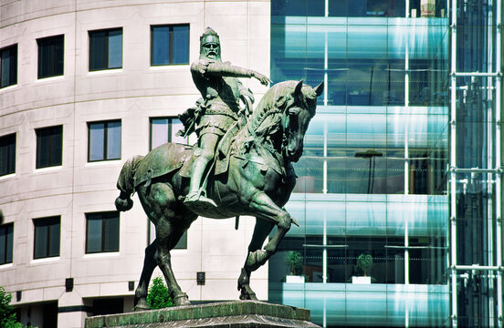 Statue Of Edward Prince Of Wales, The Black Prince, In City Square. Leeds City Centre, West Yorkshire, England