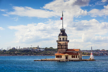 Fototapeta premium Bosphorus with famous Maiden Tower Kiz Kulesi in Istanbul in sunny day