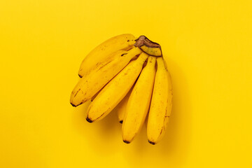 鮮やかなバナナ