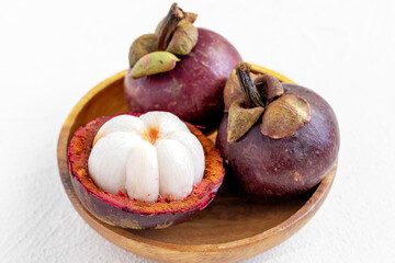 食べ頃のマンゴスチン