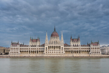 Fototapeta na wymiar view on parliament in Budapest in Hungary