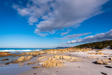 Fototapeta na wymiar Beautiful scenery of Friendly Beaches in the Freycinet National Park, Tasmania