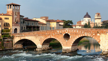 Fototapeta na wymiar Verona. Ponte Pietra