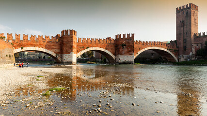 Verona. Ponte di Castelvecchio sul fiume Adige.