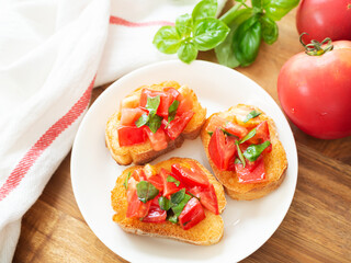 トマトとバジルのブルスケッタ