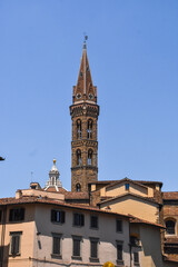 Fototapeta na wymiar Fotografía de una iglesia en Florencia, Italia.