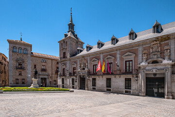 Fototapeta premium Madrid, piazza con castello
