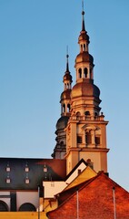 Würzburg, Stift Haug, Kirchtürme in der Morgensonne