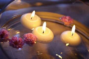 Centerpiece with water flowers and floating candles