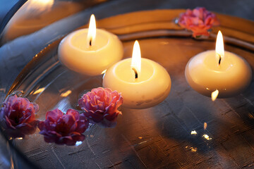 Centerpiece with water flowers and floating candles