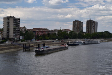 Naklejka premium Belgrade Cityscape and Natural Beauty