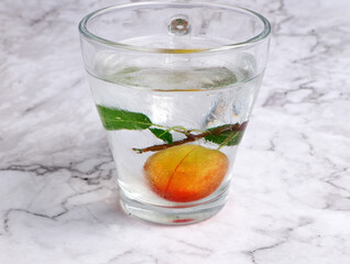 Mirabelle, Mirabellen, Zwetschke, Pflaume
Pflaumen, Kirschpflaume, Fruchtfleisch,
süß, Steinobst, Obst, Bio, Vitamine, Steinobstgewächse
Garten, Mirabellenbaum, gelb, rot, Kronenblätter,
Blätter, Punk