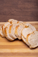 Pão português fatiado