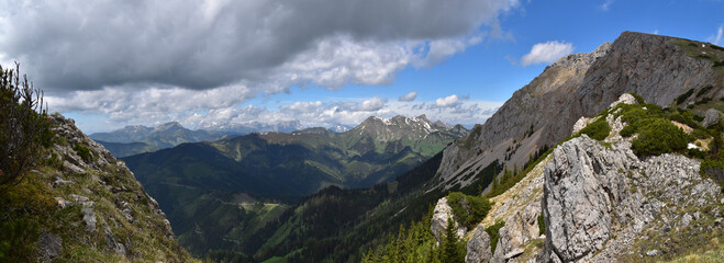 Fototapeta na wymiar Panorama vom Gößeck in der Steiermark auf das Gesäuse und Eisenerzer Alpen