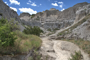 South Dakota landscape boasts a maze of buttes, canyons, pinnacles and spires.