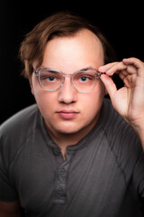 Fototapeta na wymiar man with glasses