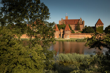Naklejka premium castle on the river
