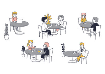 思い思いに時間を過ごす人々　喫茶店やカフェでの風景