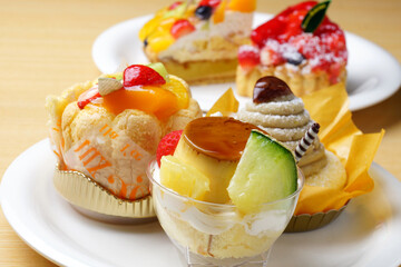 フルーツケーキ　プリン　洋菓子