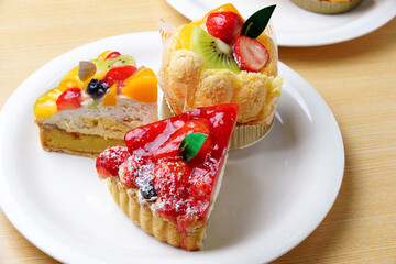 フルーツケーキ　プリン　洋菓子