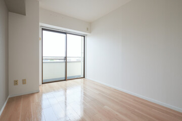 空の部屋　室内写真　窓付き