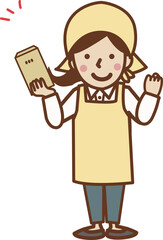 封筒を持つ笑顔のエプロン姿の女性。