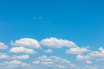 Fototapeta premium Blue sky background with clouds