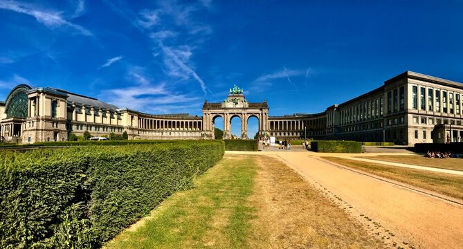 Triumpfbogen / Monument du Cinquantenaire im Jubelpark in Br&uuml;ssel / Bruxelles (Belgien)
