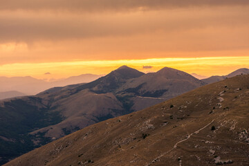 Obraz premium Amazing mountain landscape in Gran Sasso National Park, abruzzo, Italy