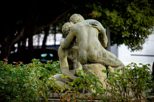 Font de l'amor,  Remigia Caubet, 1982.,Bronce, Paseo Mar&iacute;timo, Mallorca, balearic islands, Spain