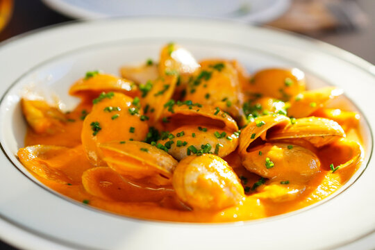 Almejas a la marinera, Spanish style clams