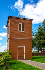 Built in the years 1924-26, a sacred complex consisting of a belfry and a wooden Catholic church dedicated to Our Lady of Częstochowa in the town of Žilina in Masuria in Poland. © Jacek Sakowicz