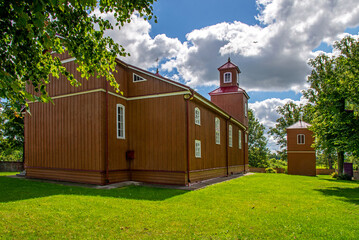 Built in the years 1924-26, a sacred complex consisting of a belfry and a wooden Catholic church dedicated to Our Lady of Częstochowa in the town of Žilina in Masuria in Poland. © Jacek Sakowicz