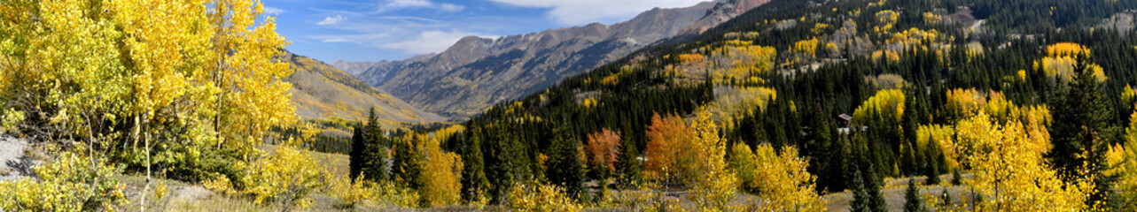 Web Banner of fall in the Rocky Mountains