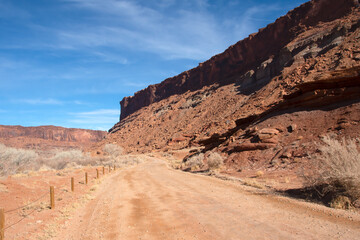 Fototapeta premium Dirt Road in Kane Creek Canyon Near Moab
