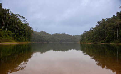 Fototapeta na wymiar Lago na Serra do Matoso