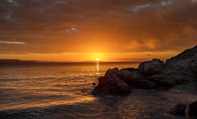 Fototapeta na wymiar sea ​​dawn sunset beach landscape nature sky