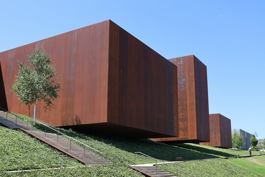 Acc&eacute;der &agrave; la page
|12345...208Suivant
Le mus&eacute;e Soulages, mus&eacute;e d'art contemporain et d'oeuvres du peintre Pierre Soulages, vue de l'ext&eacute;rieur, ville de Rodez, d&eacute;partement de l'Aveyron, France
