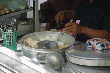 Pentol is a type of snack which can be found in Indonesia. Bakso or baso is an meatball from indonesia. it's a type of meatballs with flour, usually given with soy sauce and tomato sauce