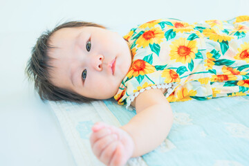 生後4か月の女の子　赤ちゃん