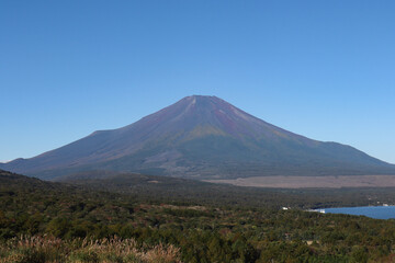 Fototapeta na wymiar 山中湖村から見た富士山（山梨県山中湖村）